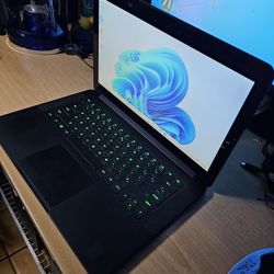 Razer Blade 14  Touchscreen Gaming PC i7-2,60GHz-CPU 16GB Ram 512GB NVMe M.2 SSD GPU GTX 
