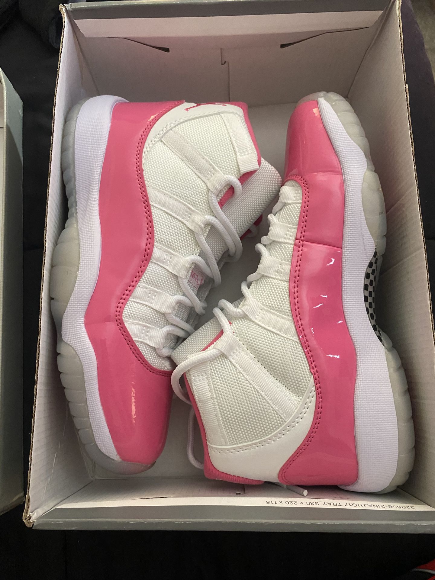 Brand New jordan 11’s size 7 $160