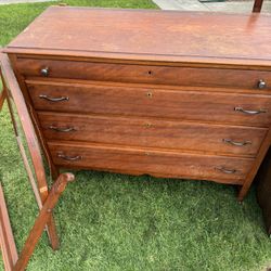 Early 1900’s Oak Wood Dresser 