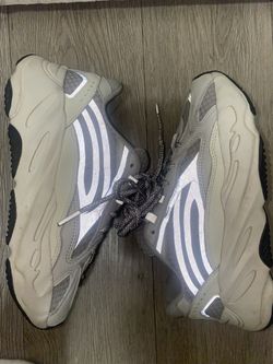Yeezy 700 V2 - Static - Size 4.5