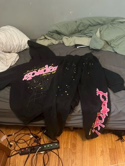 black/pink sp5der hoodie set