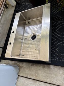 Stainless Steel Kitchen Sink with Grid