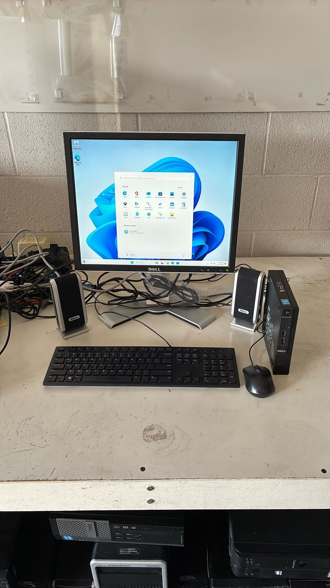 Tiny-Desktop computer dell optiplex W/ monitor keyb&mous w/free speakers