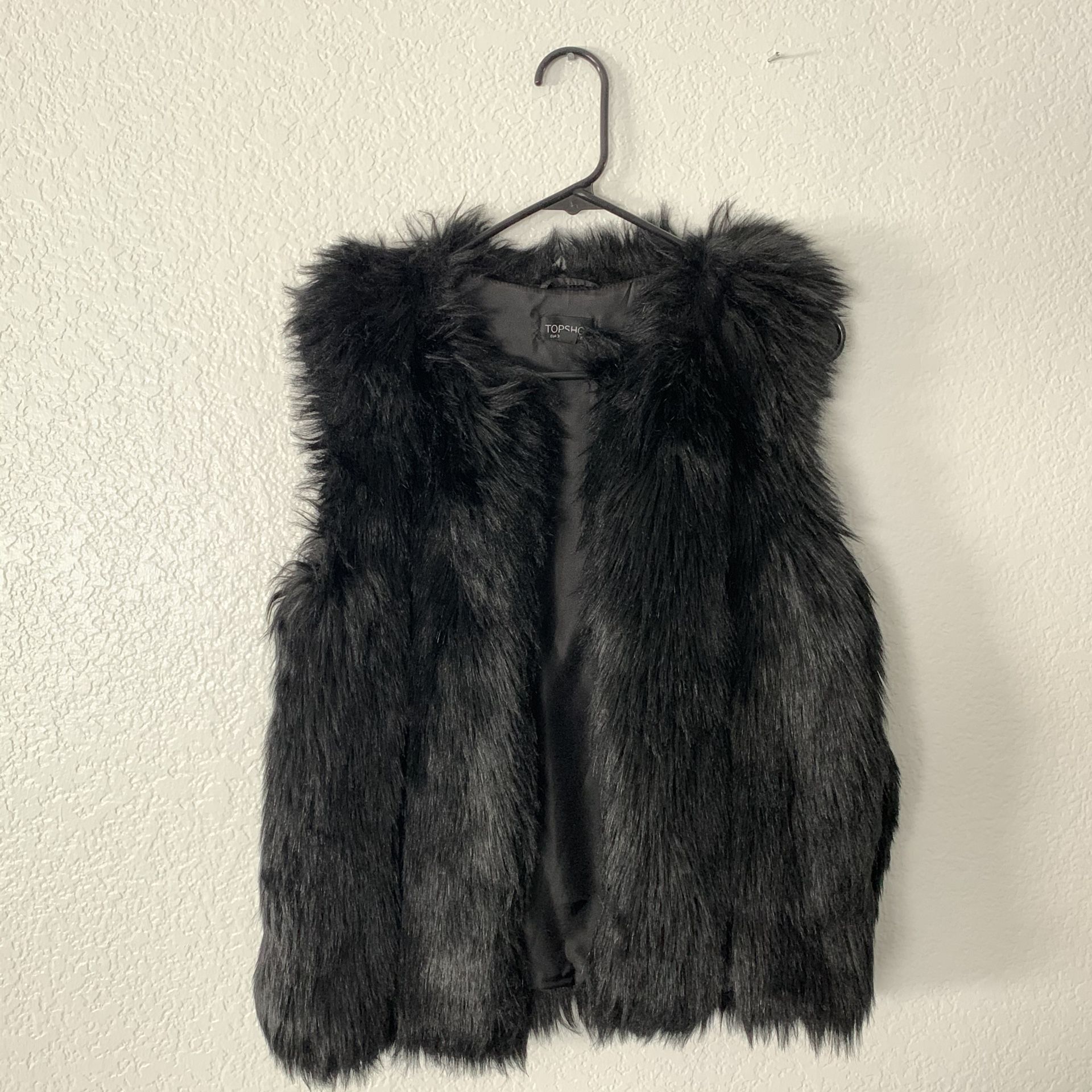 Top shop fur vest - black vest - women’s clothing