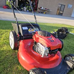 TROY-BILT GAS LANW MOWER 