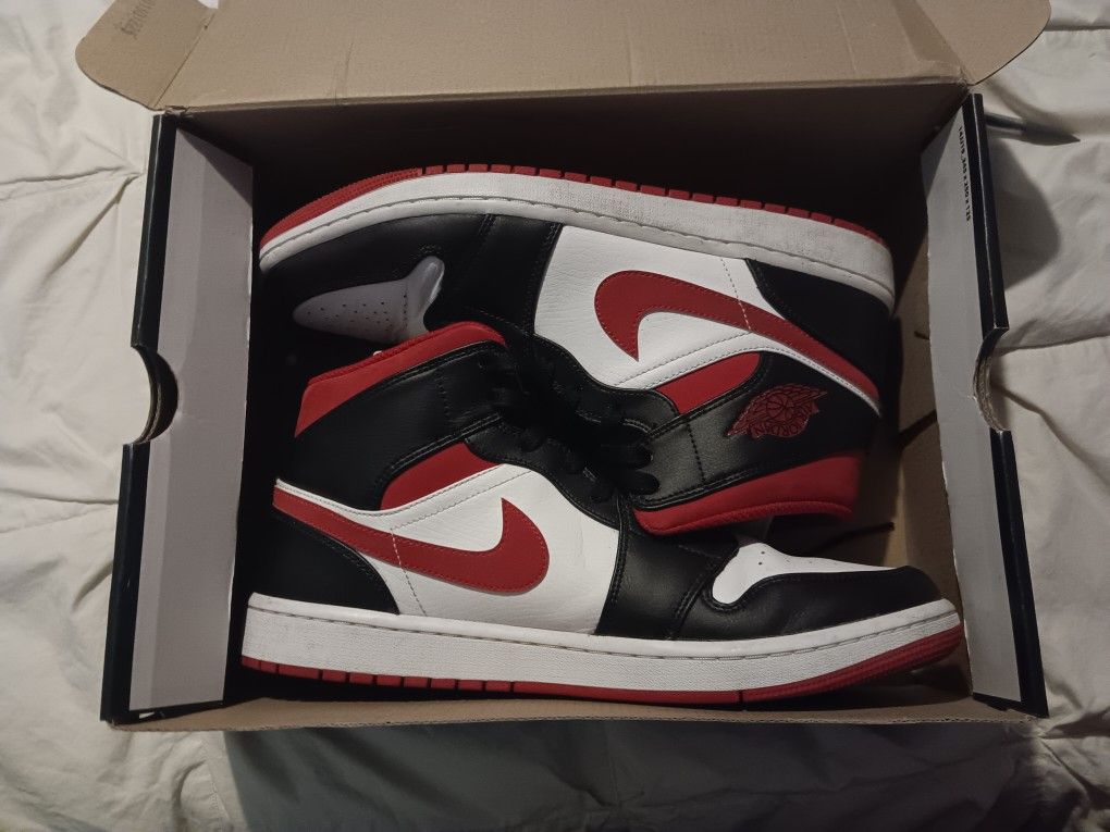 Nike Air Jordan 1 MID