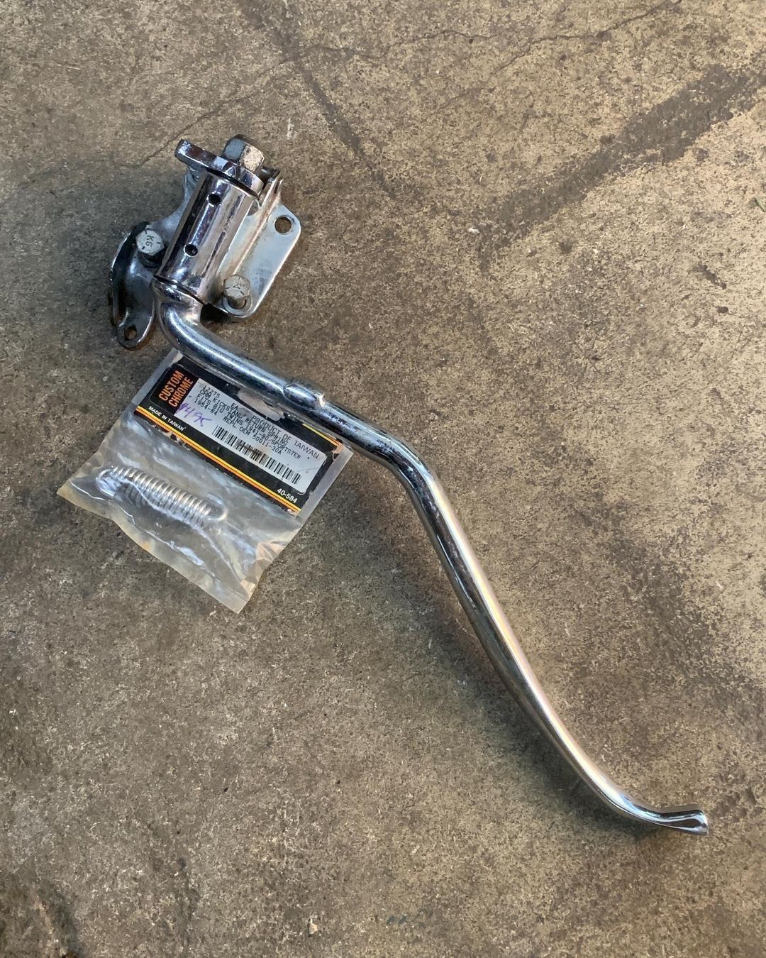 Knucklehead Kickstand