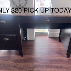 Only $20 Pick Up Today Only Small Desk