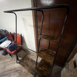 Apparel rack