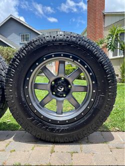 5 lug nut rims & TIRES / rines & LLANTAS de 5 birlos (5x150) Size: 20”