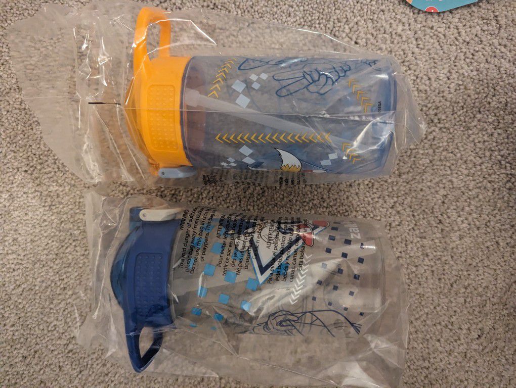 New In Box Kids Water Bottles 