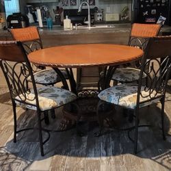 Dining Table & Chairs Set