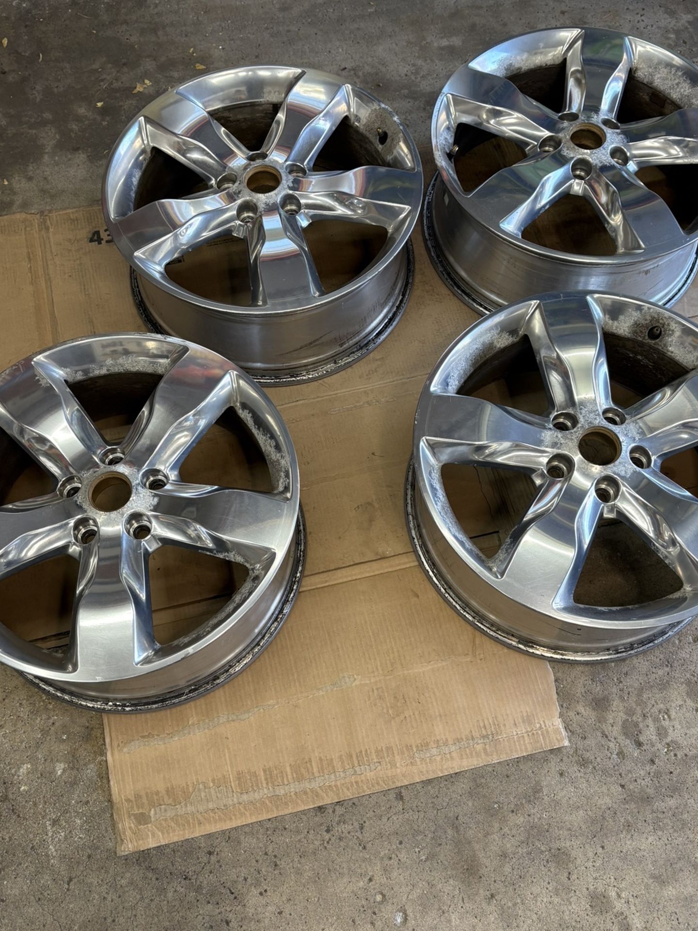 2012 Jeep Grand Cherokee 20” Wheels