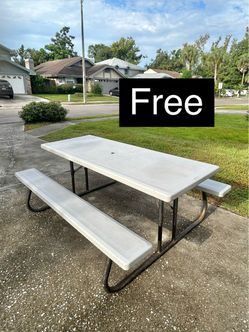 Lifetime 6 Foot Folding Picnic Table