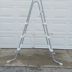Pool Ladder ~ 43" Clearance, Total Height Is 57"

For sale here is a pool ladder with a total height of 57 inches and clearance of 43 inches 