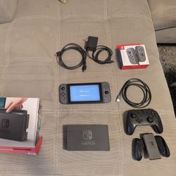 Nintendo Switch + Pro Controller 
