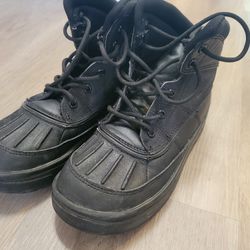 Boys Nike Boot Shoes Size 2