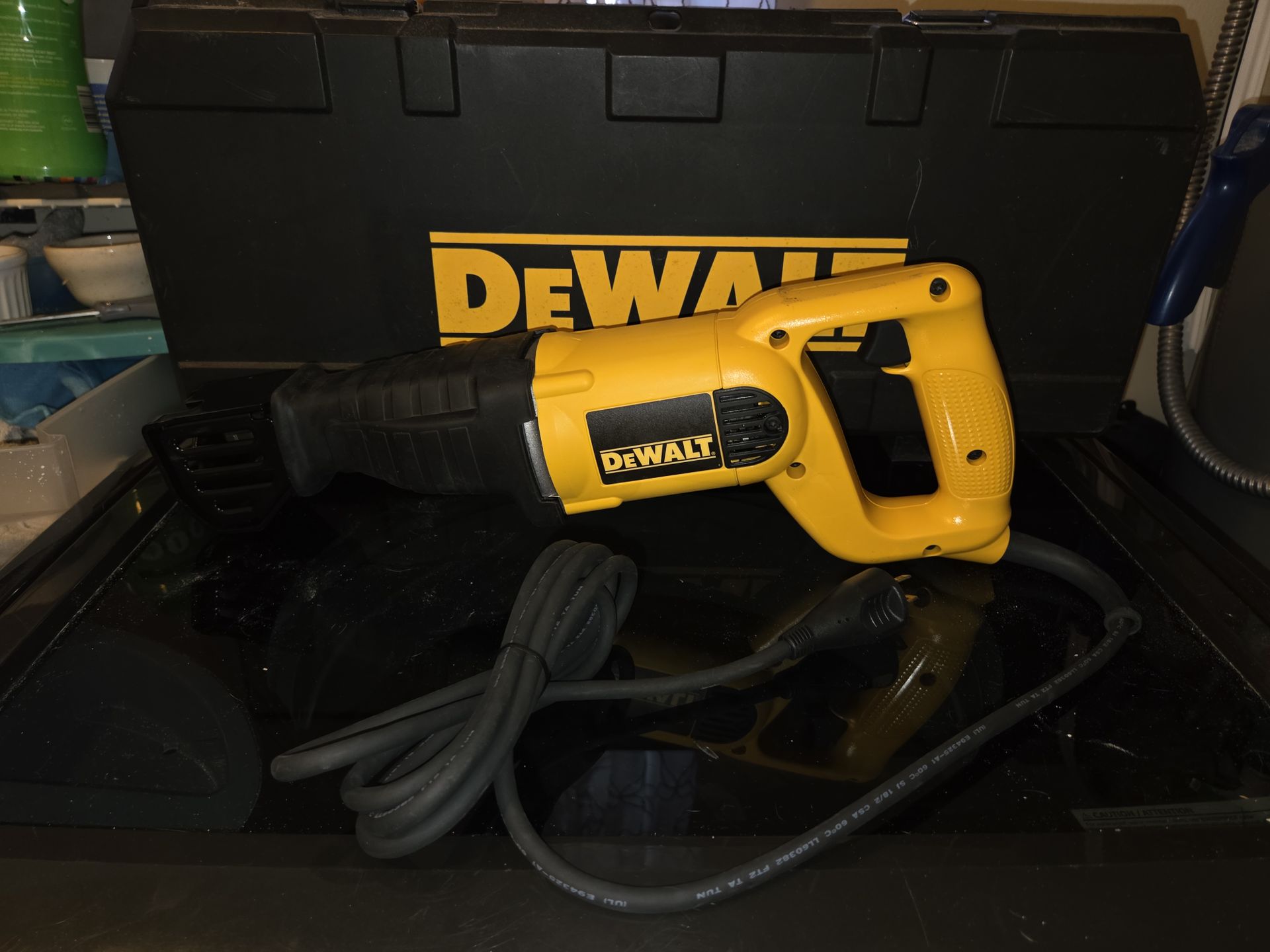 DeWALT Saw
