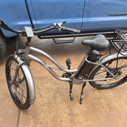 Beach Cruiser Reconditioned E-Bike, New Tires, Display, Cargo Basket, Headlight, Etc.