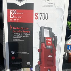 Briggs&Stratton S 1700 power washer brand new !