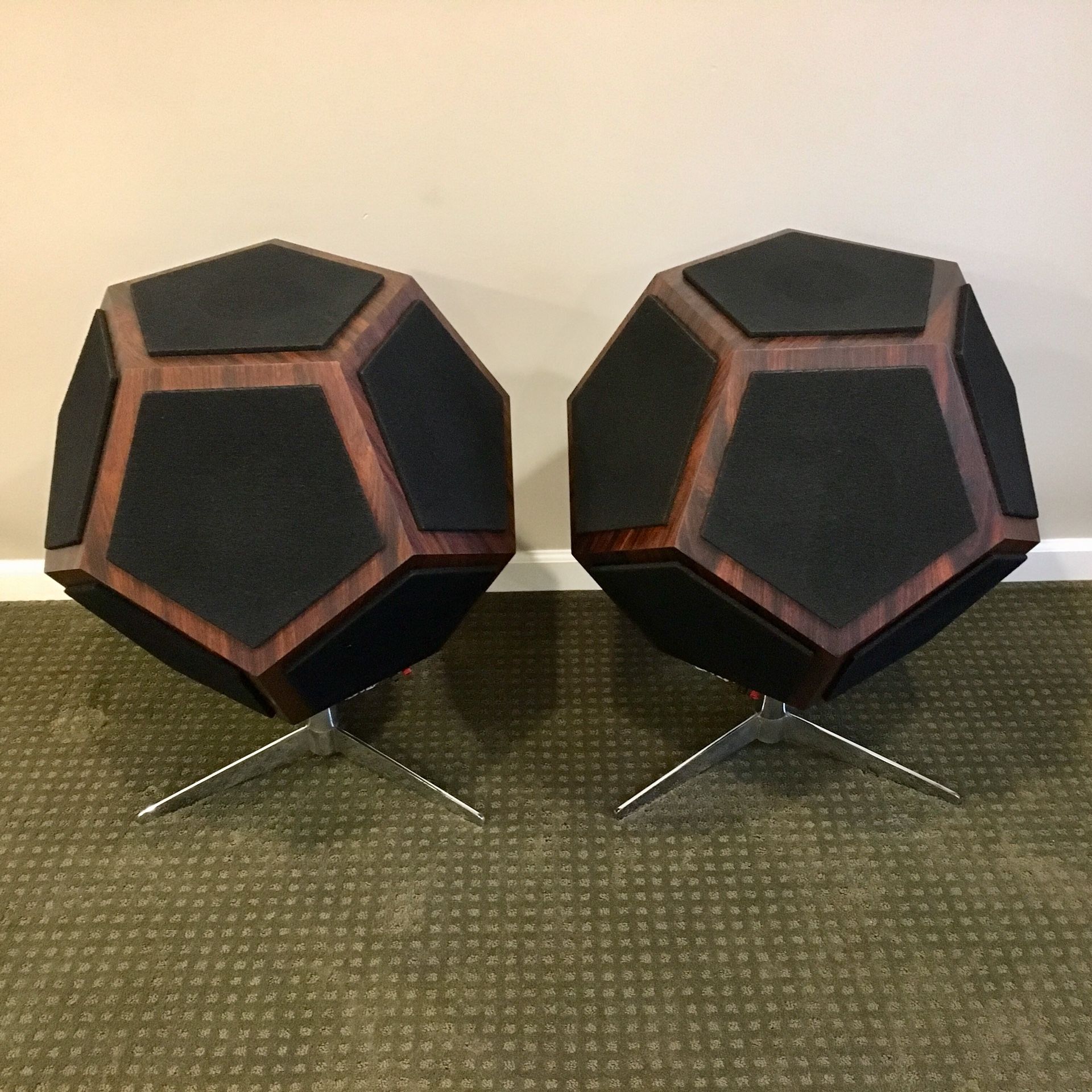 Super rare Design Acoustics D-12 Speakers