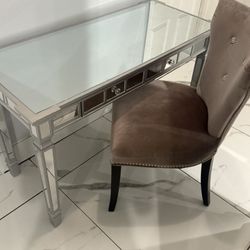Mirrored Vanity Table With Chair