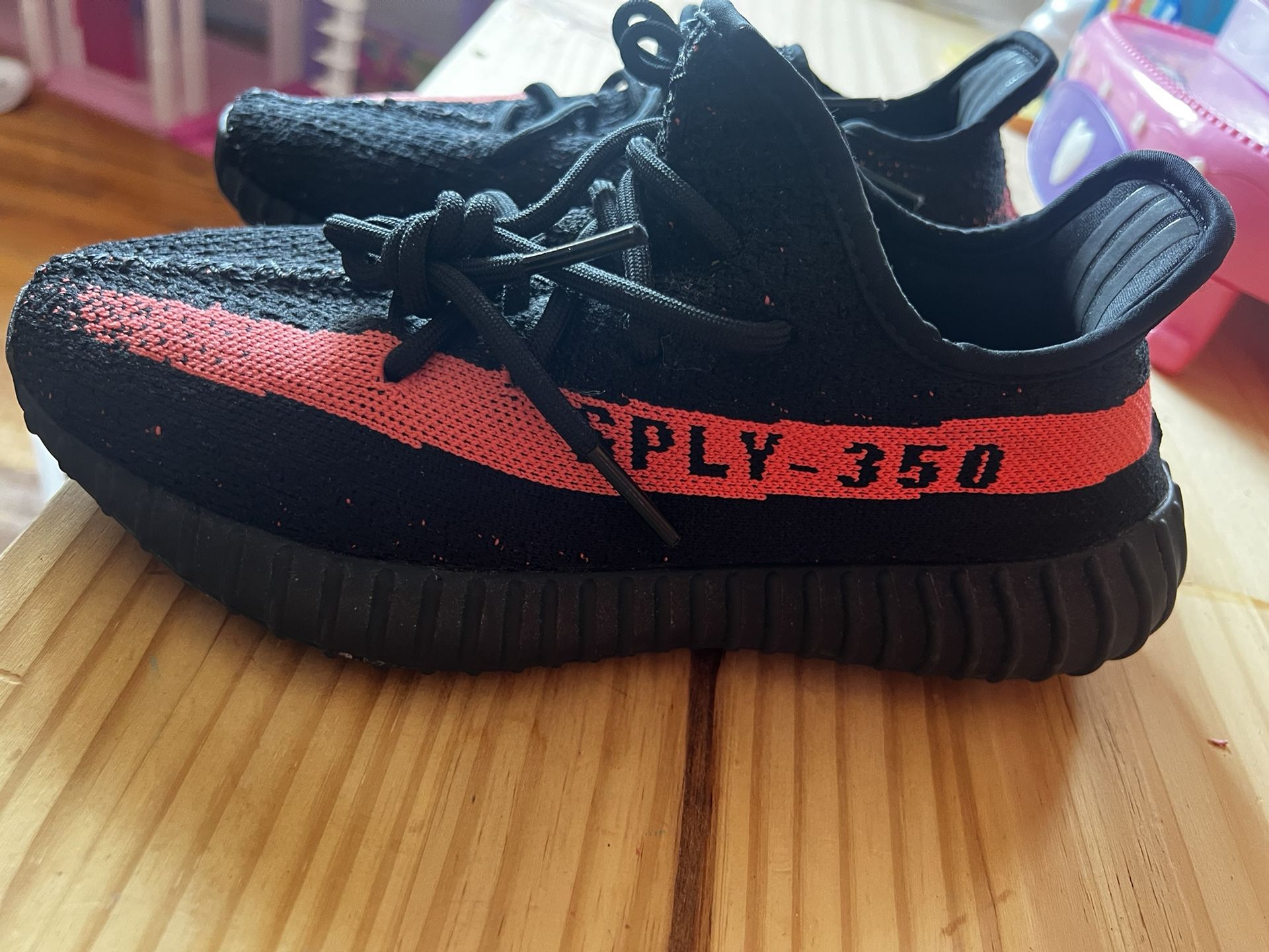 Size 6.5 Men’s Yeezys 