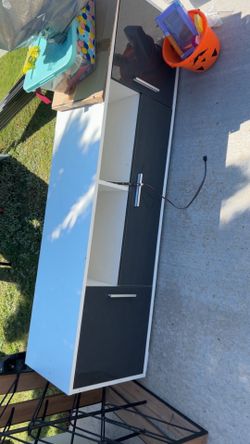 Small tv stand