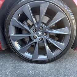 Model S Turbine Wheels and Tires