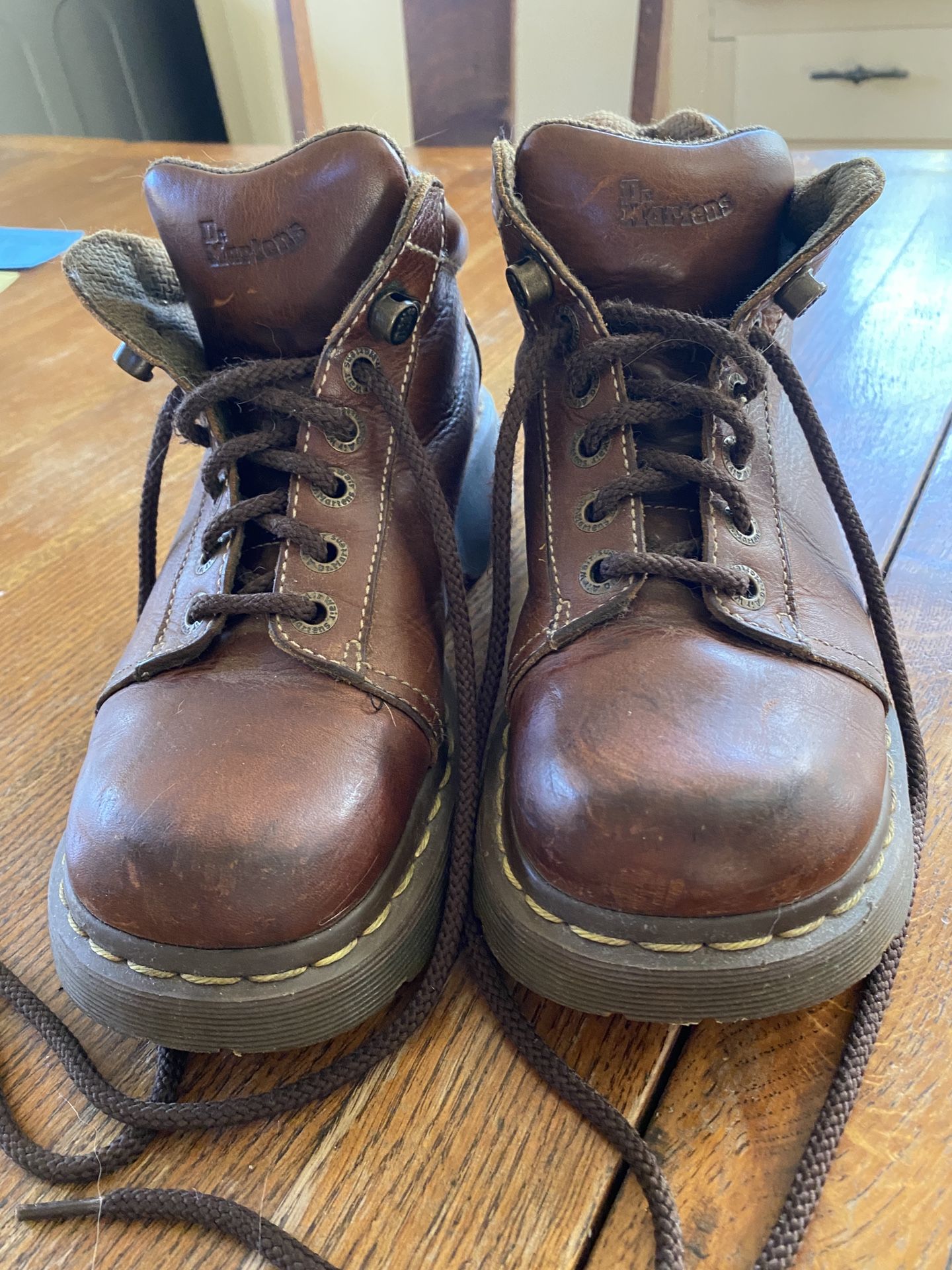 Doc, Martens old school boots Women 7