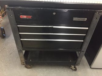 Rolling tool cart