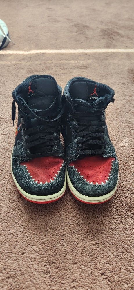 Air Jordan 1 Mid 'Siempre Familia' Size 8