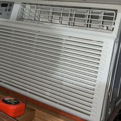 GE WINDOW AIR CONDITIONER