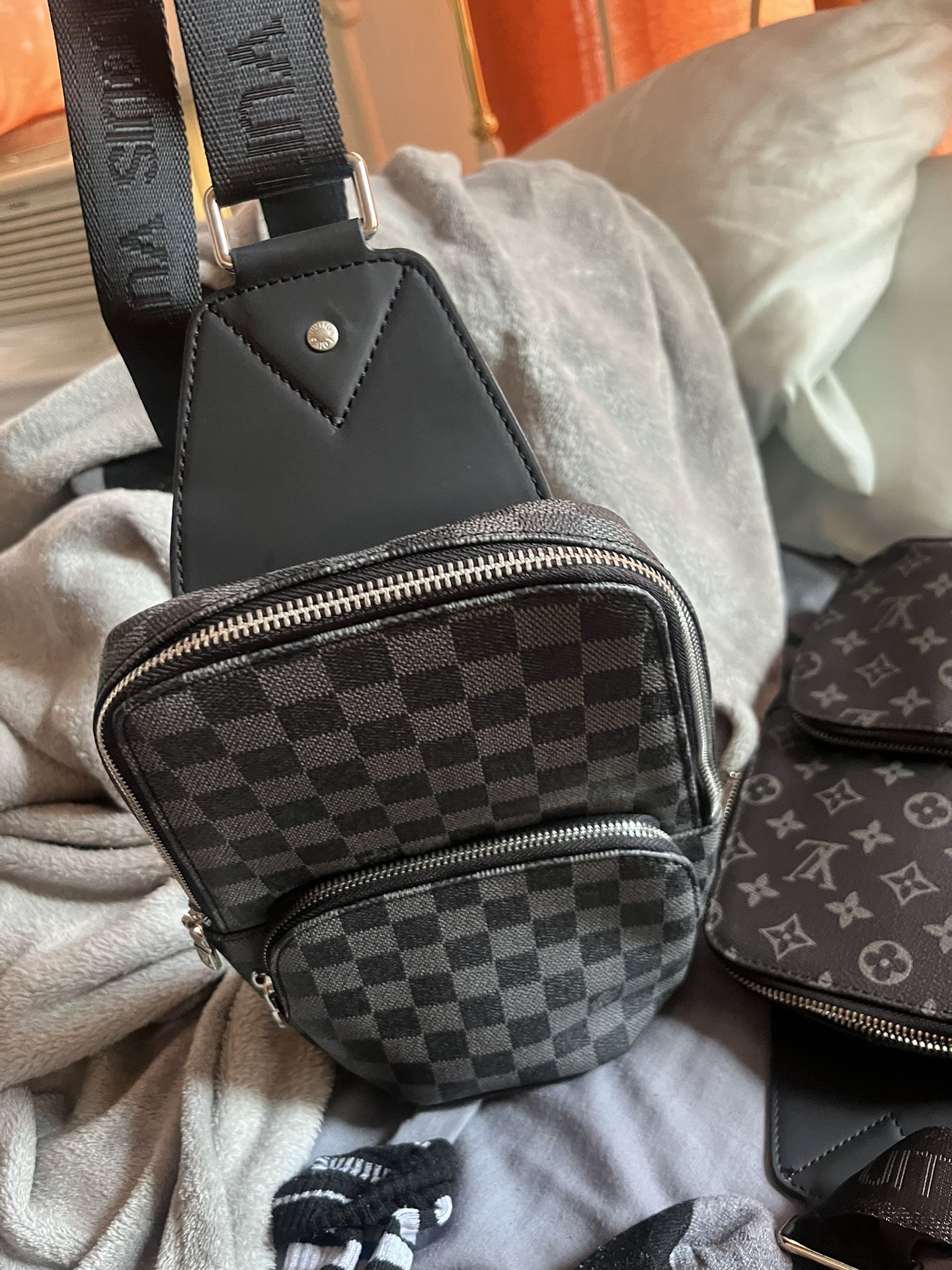 Louis Vuitton Cross's Body 