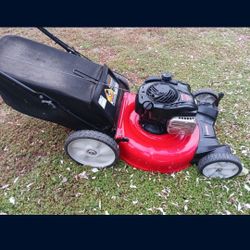 YARD MACHINE LAWN MOWER 140CC