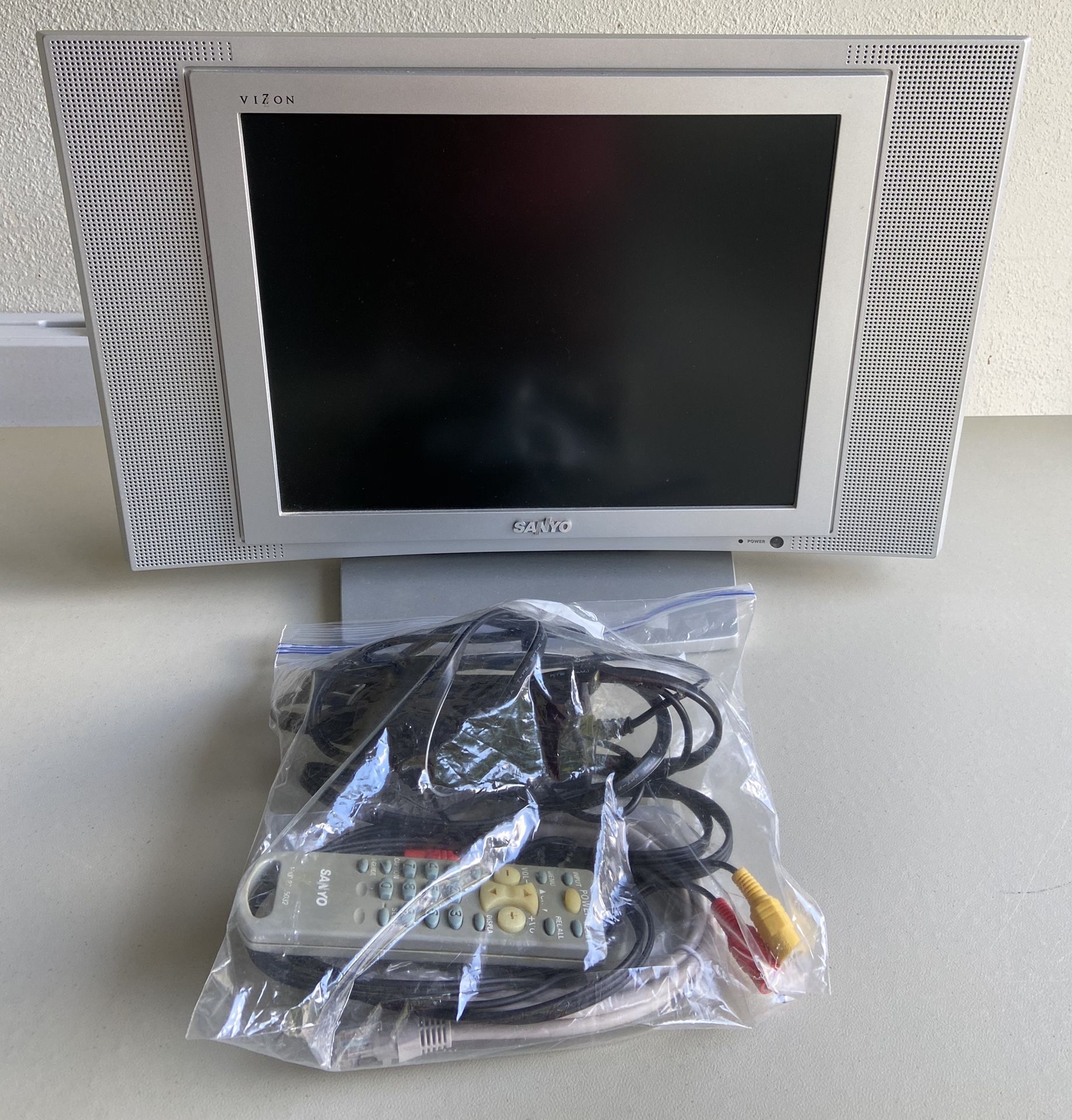 Sanyo Vizon Gaming 15” LCD TV Monitor