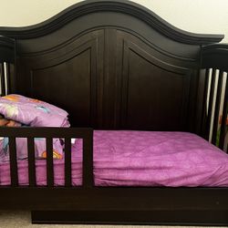 Crib/toddler Bed 