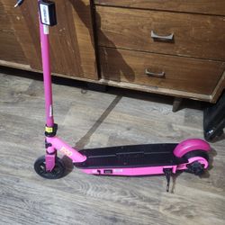 E90 Razor Electric Scooter