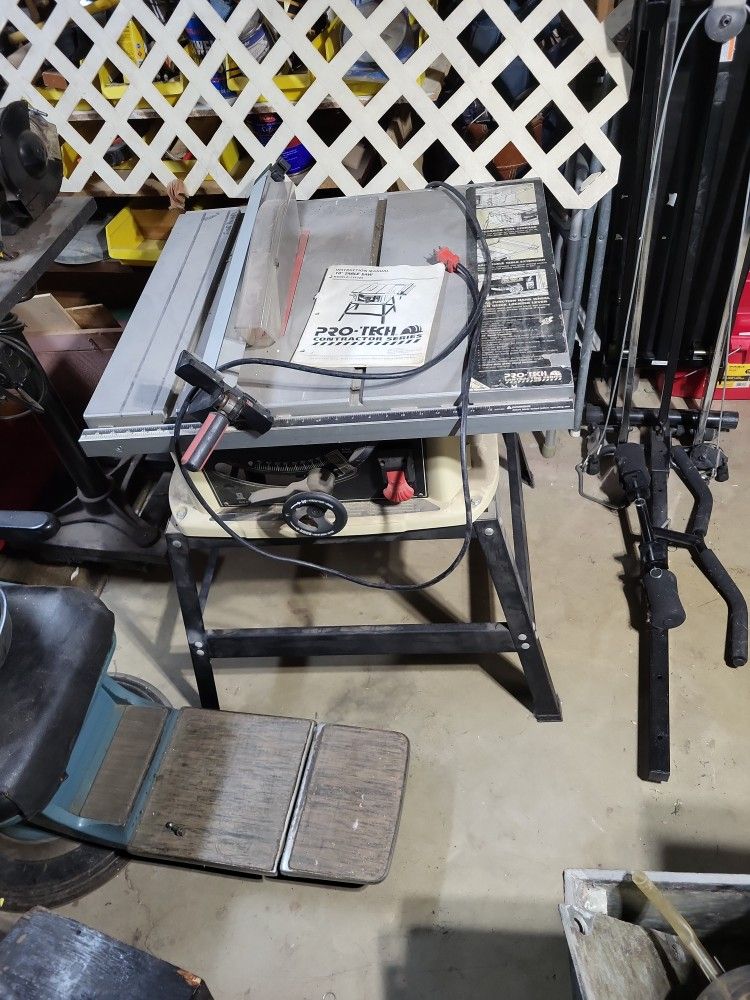 10" Table Saw On Stand