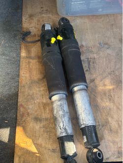 Rear air shocks gmc Yukon