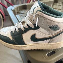 Nike Jordan boys shoes