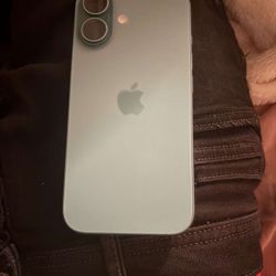 iPhone 16
