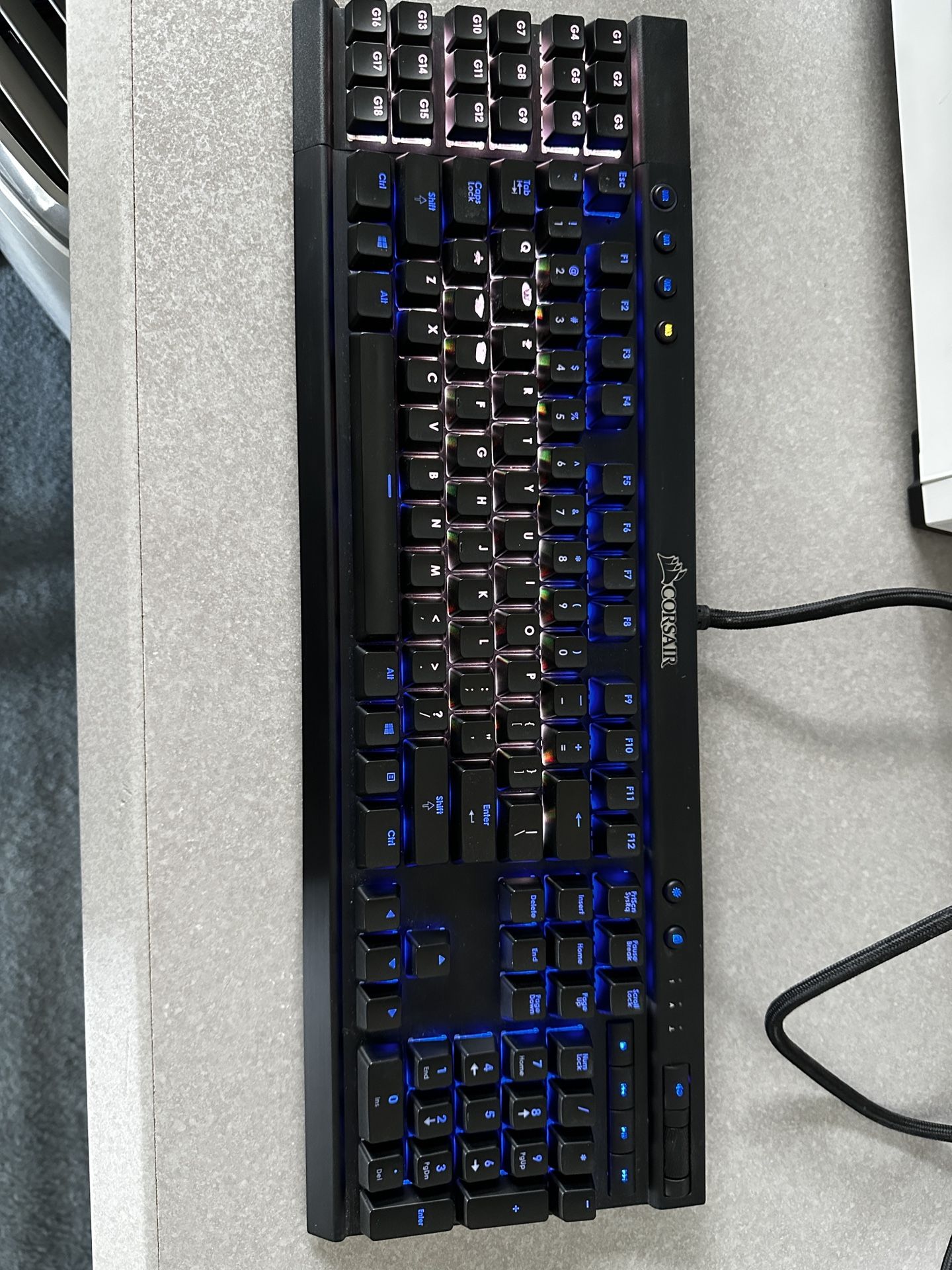 Corsair k95 RGB Mechanical Gaming Keyboard With 18 Macro Keys
