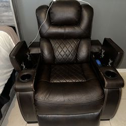 Recliner Charge $185 Or Best Offer 