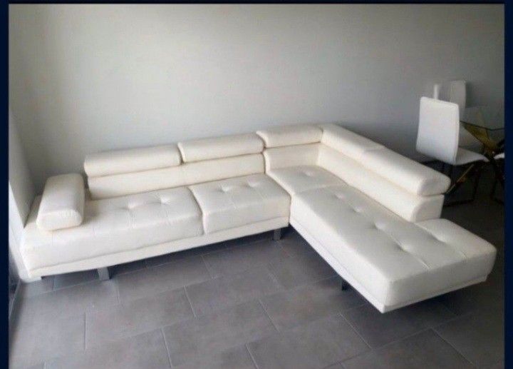 SECTIONAL COUCH 🆕️