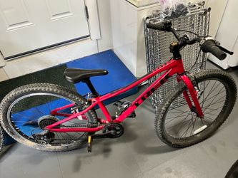 TREK kids’ mountain bike