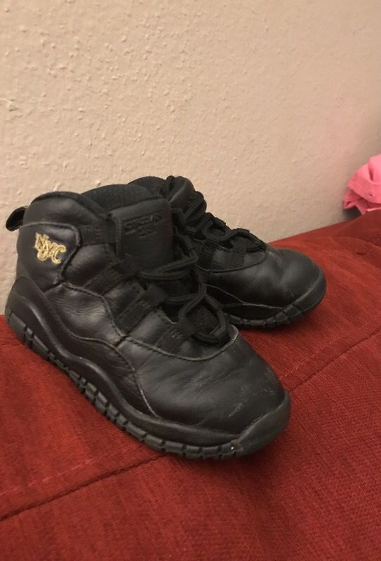 Jordan’s size 8 little kids 8c