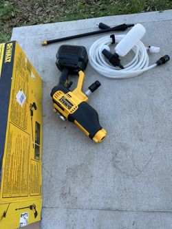 DEWALT 20V MAX 550 PSI 1.0 GPM Cold Water Cordless Electric Power Cleaner with 4 Nozzles (Tool Only) New Nuevo