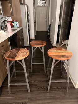 Bar stool/ Island chair