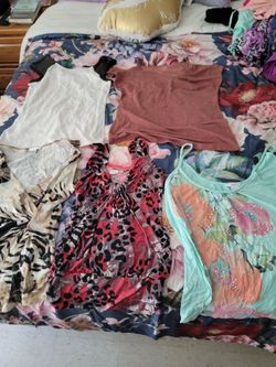 Women's Sz Med Casual Tops Lot